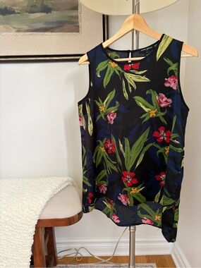 Sleeveless Black Floral Shell Top